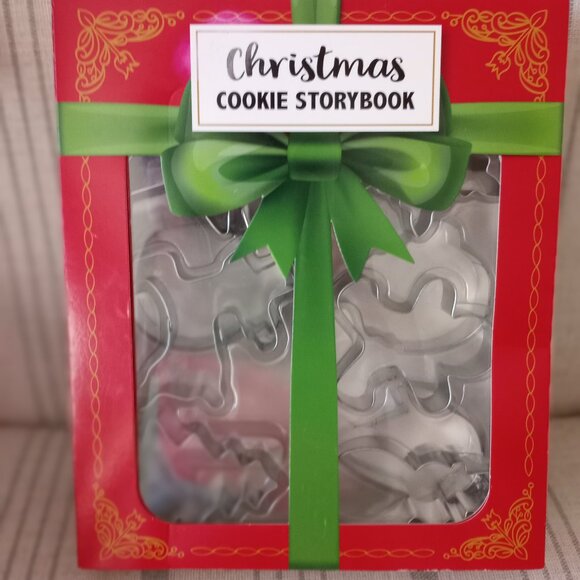Christmas Cookie Cutters Boxed Set of Twelve NIB - Picture 1 of 6